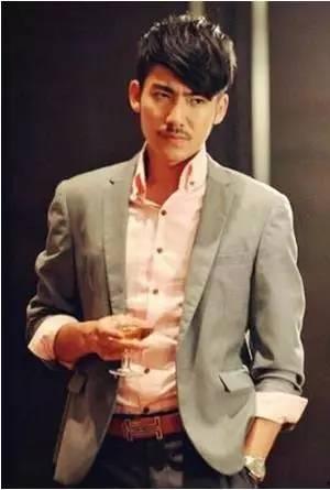 哲洪仰个人资料,哲学探索者与时代先锋的璀璨人生