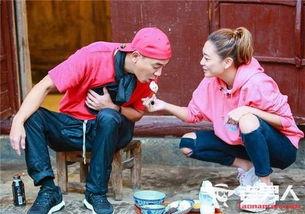 陈小春山鸡背景图